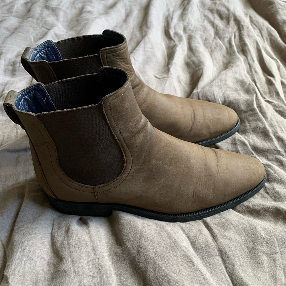Cole Haan Waterproof Brown Suede Chelsea 9.5 M